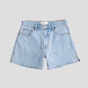 NWT - Abercrombie Curve Love High Rise Dad Short in Light, Size: 30 & 31